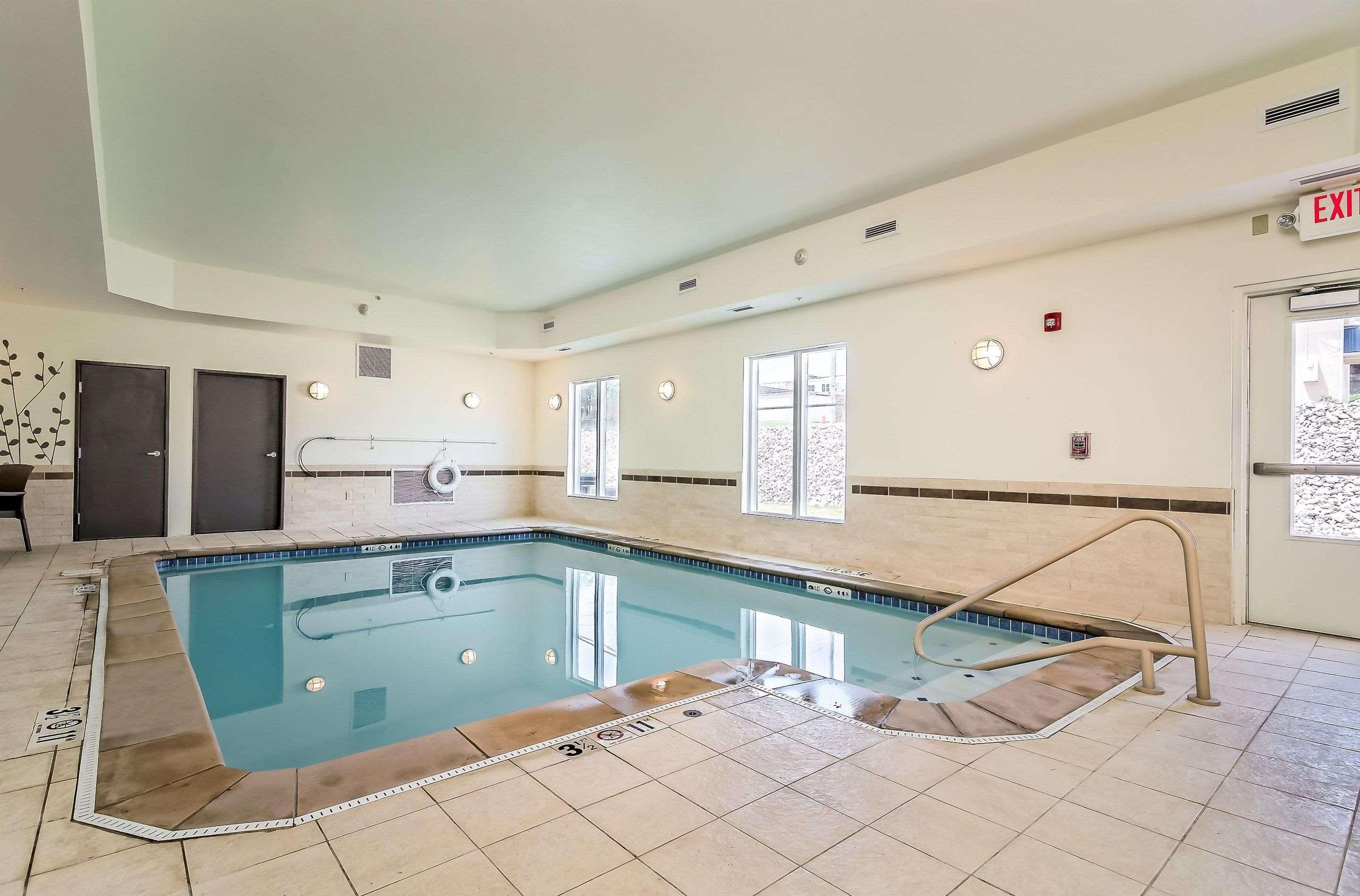Sleep Inn & Suites - Fort Scott Bagian luar foto